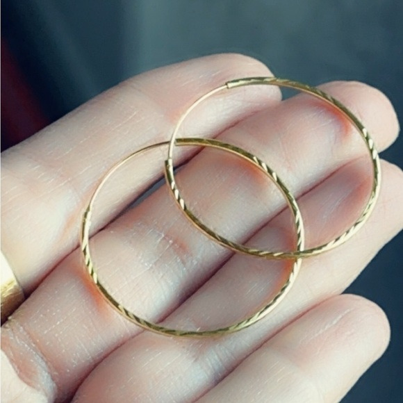 14k Gold Vermeil Earrings Diamond Cut 30mm Hoops - Picture 6 of 6